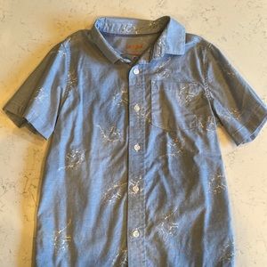 Boys Size S 6/7 button Up shirt w White Dinosaurs pattern